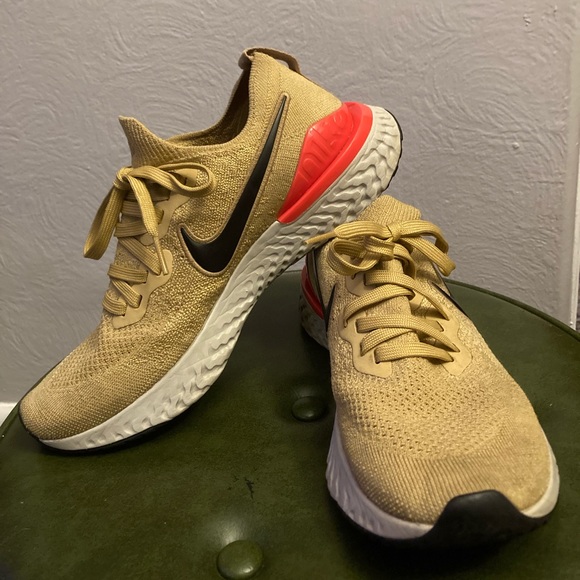New Epic React Flyknit 2 Running Shoe - Picture 4 of 7